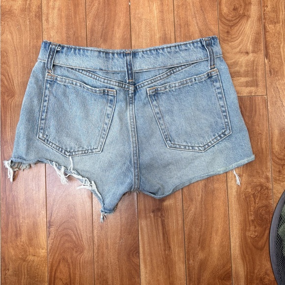 Zara mid rise denim shorts - Picture 2 of 4